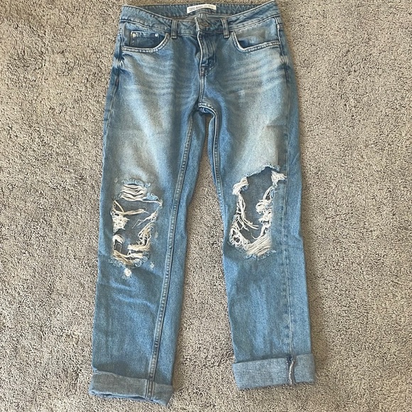 Zara Basics Light Wash Denim Ripped Jeans - Picture 1 of 4
